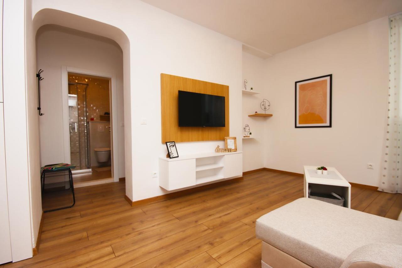 Apartment Passage